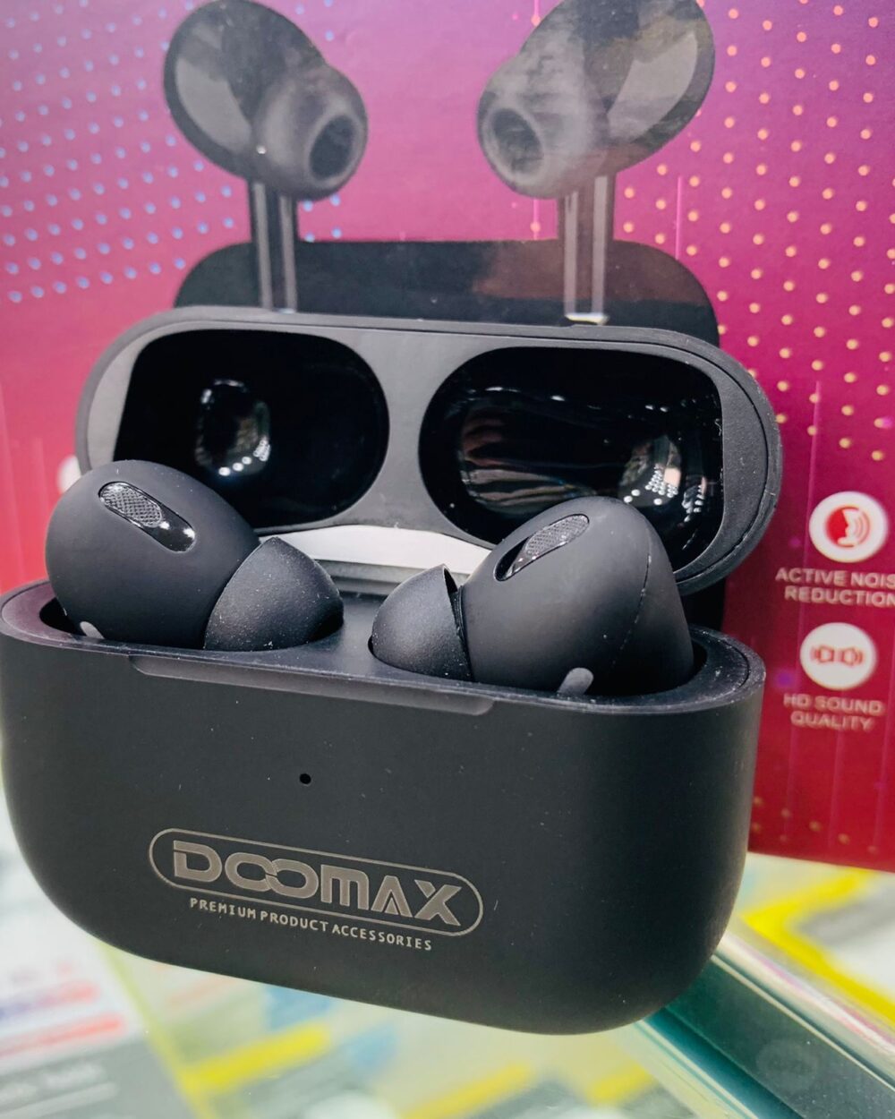 doomax black 01