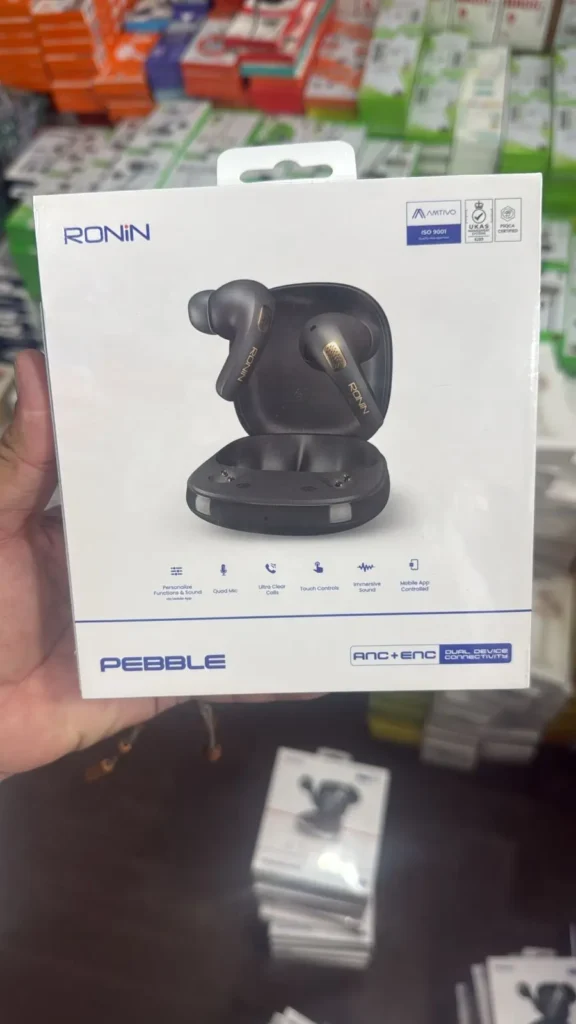 R-7130 Pebble Earbuds